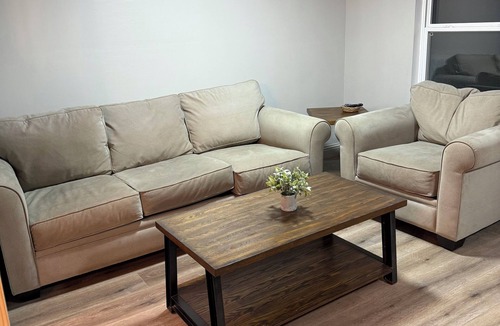 Festus House | Renovated 3BR/2BA Near Hospital & Highway