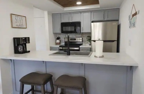 Kimberling City Condo | Renovated LakeViews NoStairsnIndoor/Outdoor PoolsnPickleball/Basketball/KidsPark
