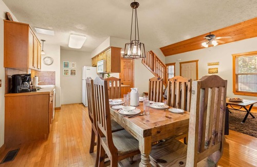 Reeds Spring Cabin | Resort Cabin! Fireplace, Private King Bedroom, Wooded Views! | 104A