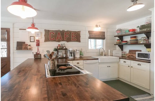 Shell Knob House | Restored Lodge on beautiful Table Rock Lake in the Ozark Mountains!