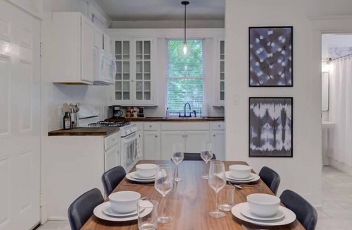 Cooper-Young Historic District Apartment | Retreat Haven in Central Cooper Young