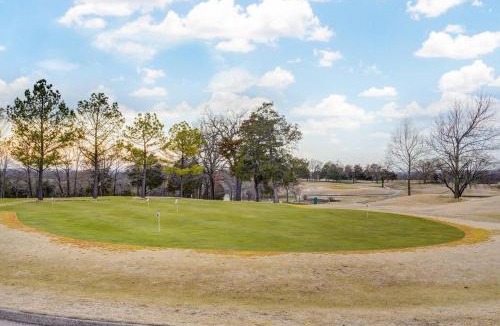 Branson Apartment | Retreat @ the Hills w/Pets and Game Room