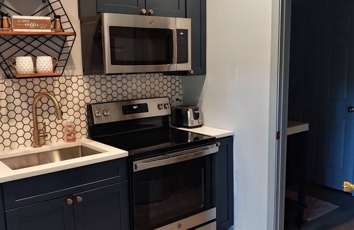 Belknap Apartment | Retro Chic Private Highlands Getaway