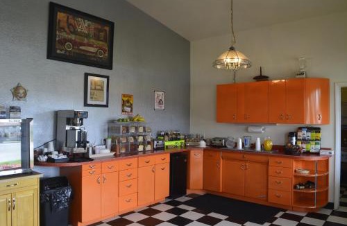 Cortez Hotel | Retro Inn at Mesa Verde