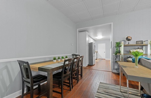 Downtown House | Retro Raleigh Downtown Flat Unit A~EV Chargers