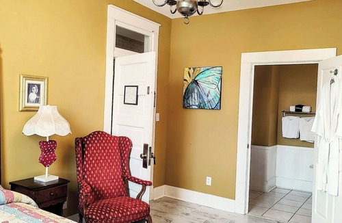 Cowan Hotel | Retro Vibe 2nd Flr Q ensuite, historic Railroad inn/town. Continental breakfast!
