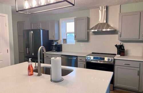 Waddy House | Ridge View Villa #1 -Haven in the Heart of the Bourbon Trail.