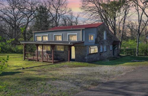 Madison House | River Lodge Rustic Retreat - 15 Mins from DT Nashville
