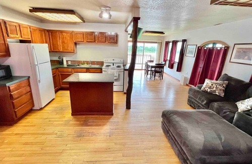 St. Joseph Cabin | Riverfront 2 BR Jacuzzi Cabin w/Sunset Balcony