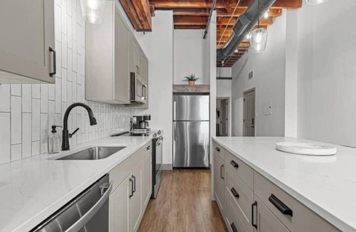 Downtown St. Louis Apartment | Riverfront Views - Walk to Arch, Stadium & Convention Center