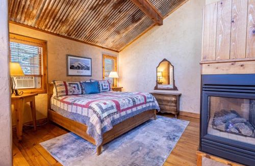 Ruidoso House | Riverside Cottage #21