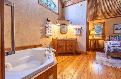 Ruidoso House | Riverside Cottage #21