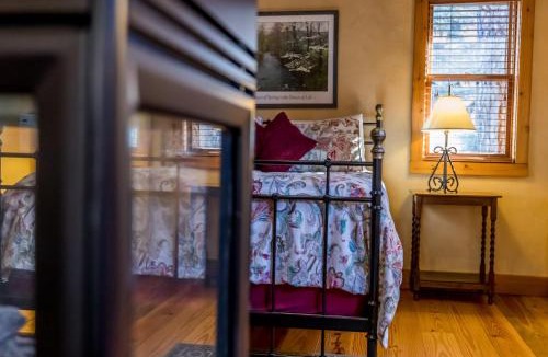 Ruidoso House | Riverside Cottage #22