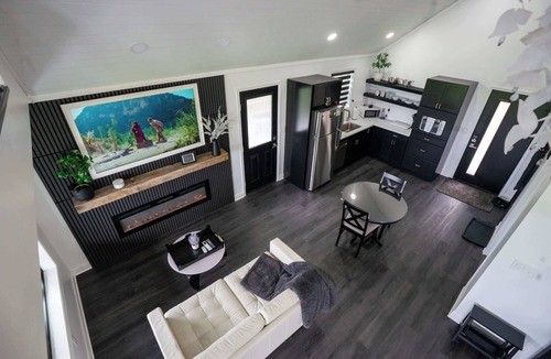 Denniston Cabin | Robyn's Nest -Sky Ridge Retreats - Views- Hot Tub