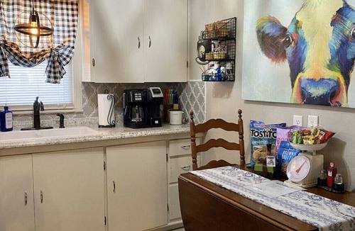 Amarillo Apartment | Rock Island Rail House.🐾 Dog friendly, Private 6ft. Fenced Yard
