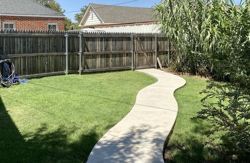 Amarillo Apartment | Rock Island Rail House.🐾 Dog friendly, Private 6ft. Fenced Yard