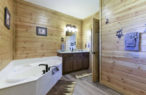 Branson Cedars Cabin | Rocky Top Lodge | 2 Bed, 2 Bath