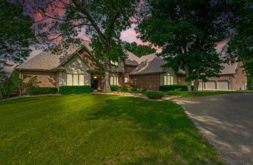 Branson West House | Rolling Hills Family Home