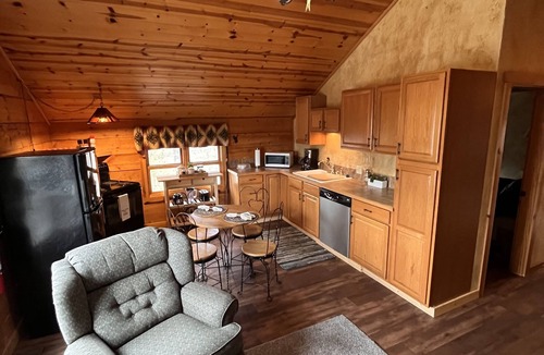 Shell Knob Cabin | Romantic Getaway on Table Rock Lake. Amazing sunset views and hot tub access!