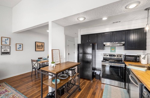 Notch Estates Condo | Romantic getaway with a view; close to SDC and the Branson Strip