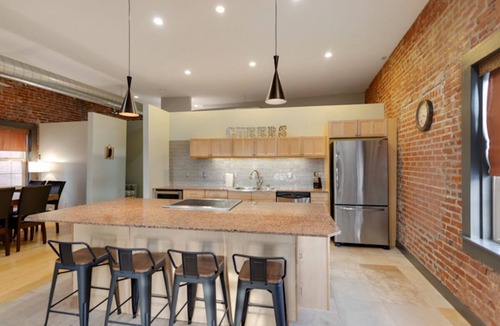 Evansville House | Rooftop Views | Entire Building!