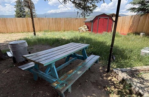 Eagle Nest Cabin | Room 1 - Cozy Lake Getaway 15 Mins from Red River/Angel Fire, NM