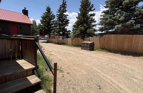 Eagle Nest Cabin | Room 3: Boutique Motel by Lake 15 Minutes to Red River/Angel Fire