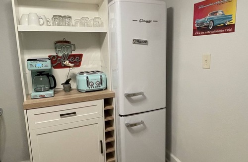 Turner Park Apartment | Route 66, walk to Tulsa Expo Square and TU, Pet friendly duplex