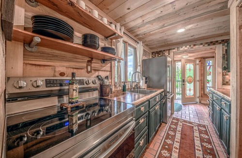 Ruidoso Cabin | Rowdy Bear Retreat | Mountain Views, Fireplace, Hot Tub, Perfect for Families