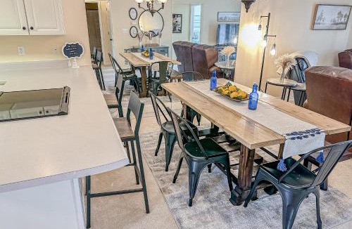 Table Rock Apartment | Royale Retreat