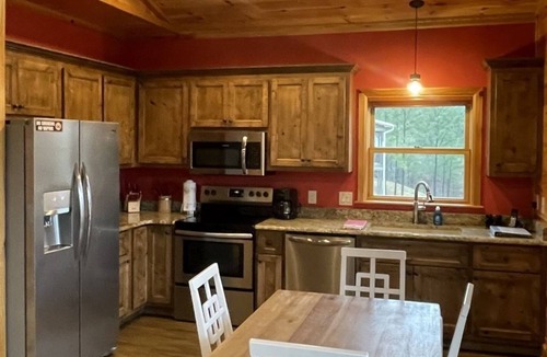 Tellico Plains Cabin | Ruby Bear - 2 Bedrooms, 1 Baths, Sleeps 4