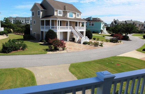 Manteo House | Rudder Village 14 - Gorgeous Canal-Front Home in Pirate's Cove