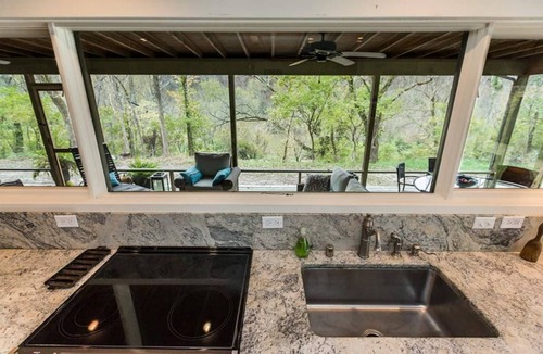 Nicholasville House | Rural Kentucky River Palisades Cabin/Past Distilry