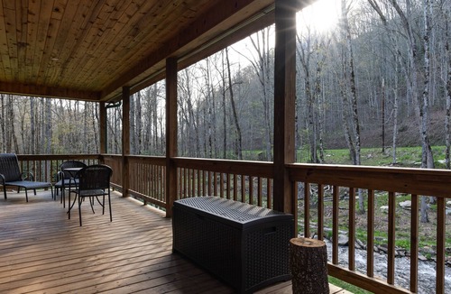 Kyle Cabin | Rushing Creek-Spacious Creekside Cabin-Fire Pit-Gas Grill with Amazing Rates