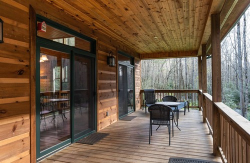 Kyle Cabin | Rushing Creek-Spacious Creekside Cabin-Fire Pit-Gas Grill with Amazing Rates