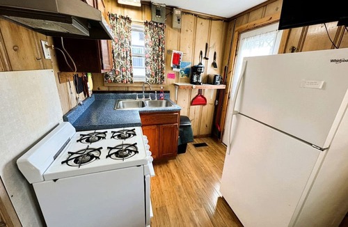 Rockaway Beach Cabin | Rustic Cabin on Lake Taneycomo, Perfect for Your Next Fishing Vacation in Rockaway Beach, Missouri