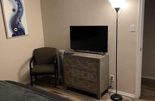 Hodgin Condo | Safe and Secure in a Gated Community with Mountain View.