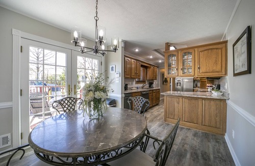 Buechel House | Safe, Comfortable, Clean & Convenient! - Make your stay memorable & Book Now!