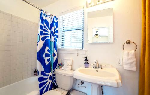 Sam Hughes House | Saguaro Suite - Historic Guesthouse 2 Blocks from the UofA