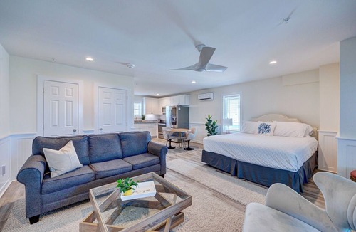 Surf City Apartment | Saltwater Suites, 301 King 3rd Floor