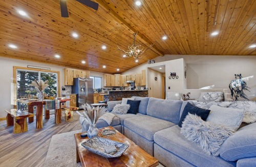 Ruidoso Cabin | Salty Pines - Scenic Log Cabin w/Hot Tub, Sierra Blanca Views & Pet-Friendly