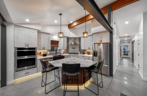 Sam Hughes House | Sam Hughes/Grill/3 BR 2 BA/Outdoor Living