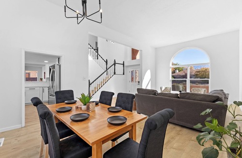 Northeast Heights House | Sandia Escape - Modern Luxury Family Retreat 4bedroom in ABQ