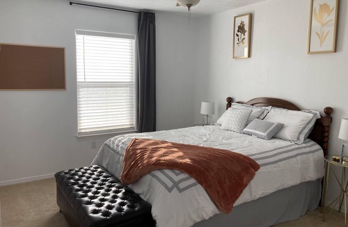 Ranchito Bed & Breakfast | Sandia Views room with lock for Balloon Fiesta!