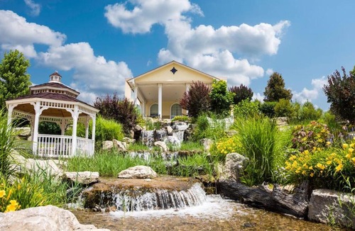 Branson Hotel | Savannah House Hotel