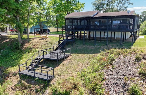 Counce House | Screened Patio on Pickwick River- Boat & RV Parking, Fishing Pier- Dogs allowed