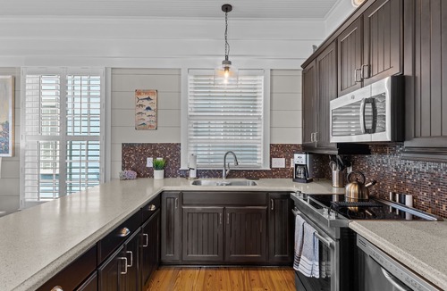 Morehead City Condo | Sea Glass- Walking Distance to Front Street and it's Pet Friendly!