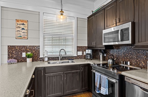 Morehead City Condo | Sea Glass- Walking Distance to Front Street and it's Pet Friendly!