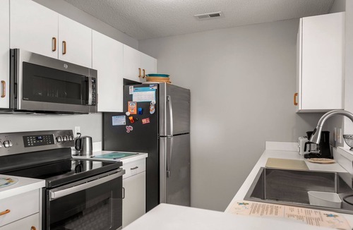 Manteo Condo | Sea la Vie: Soundfront, dog friendly, community pool, tennis court and so much m