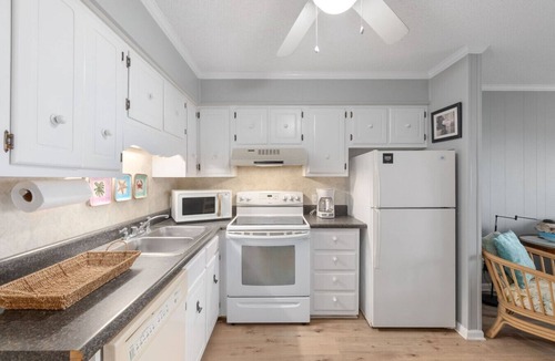 Morehead City Condo | Seabound - Oceanfront Condo + Steps to the Sand